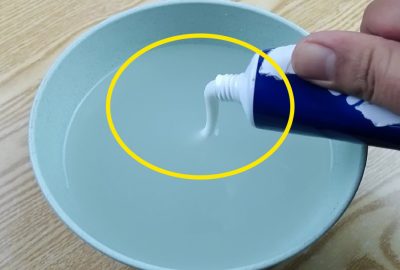 Hòa kem đánh răng với nước vo gạo: Giúp giải quyết nhiều khó khăn cho mọi nhà